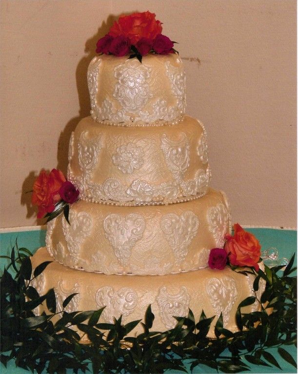 CakesByGeorge - Bridal Cake Baker in Tama, Iowa